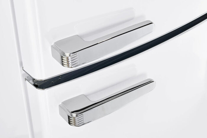 Unique Réfrigérateur Classic Rétro 24 po congélateur inférieur blanc guimauve UGP-340L W AC – Image 3