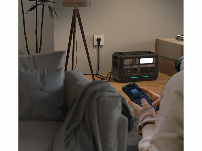 Revolt 2 panneaux solaires 215 W & câbles avec Batterie nomade Wh HSG-2048 – Image 13